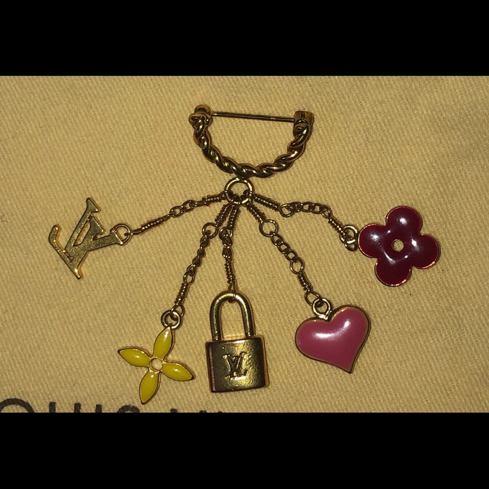 Sweet brooch lv